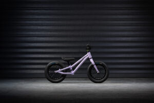 EARLY RIDER Charger 12" tasakaaluratas